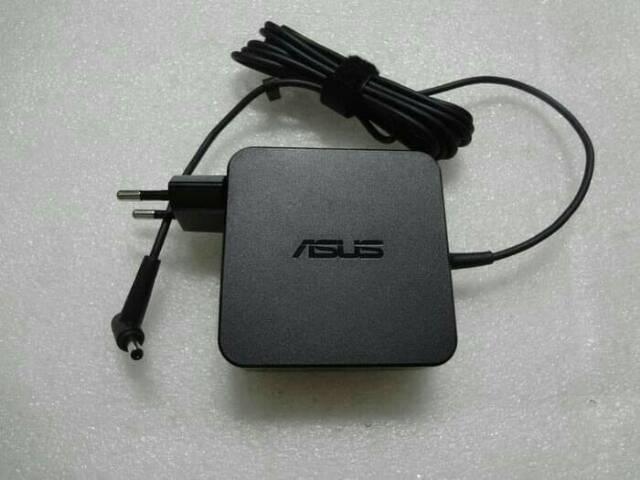 Adaptor Charger Laptop ASUS A442 A442U A442UR A442UQ 19V 3.42A(4.0*1.35) Original