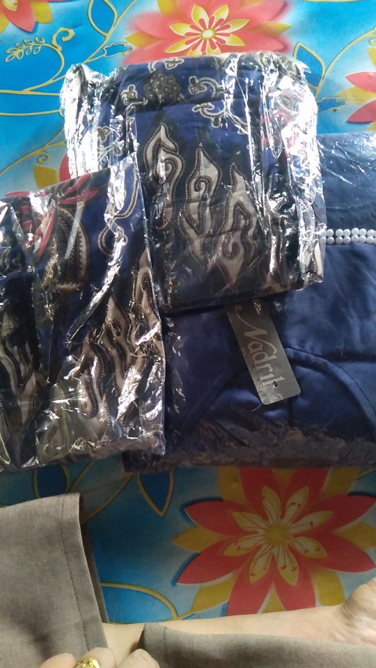 Ada Anak Cowok New Arival Couple Termurah Nayaka Batik - Couple Batik Wilona Tulle Mutiara