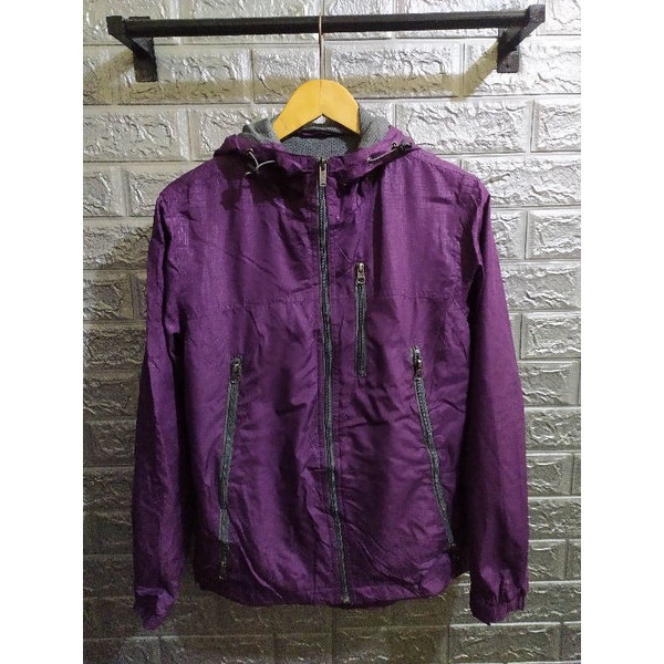 Jaket outdoor airwalk size M pria fit L women warna ungu  second