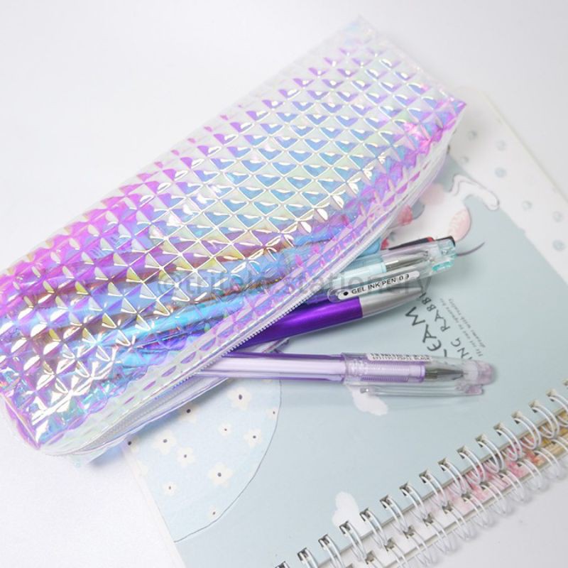 

TEMPAT PENSIL HOLOGRAM TRANSPARAN TEKSTUR KOTAK dan SISIK LASER / STATIONERY ALAT TULIS SEKOLAH LUCU