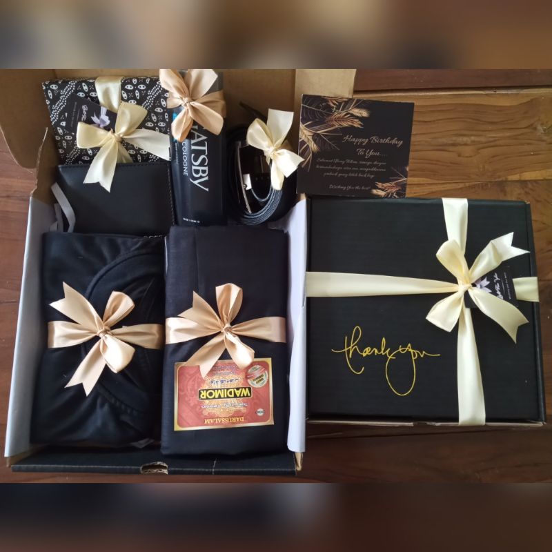 Hampers kado ulang tahun cowok/ Hampers Black Edition kado anniversary