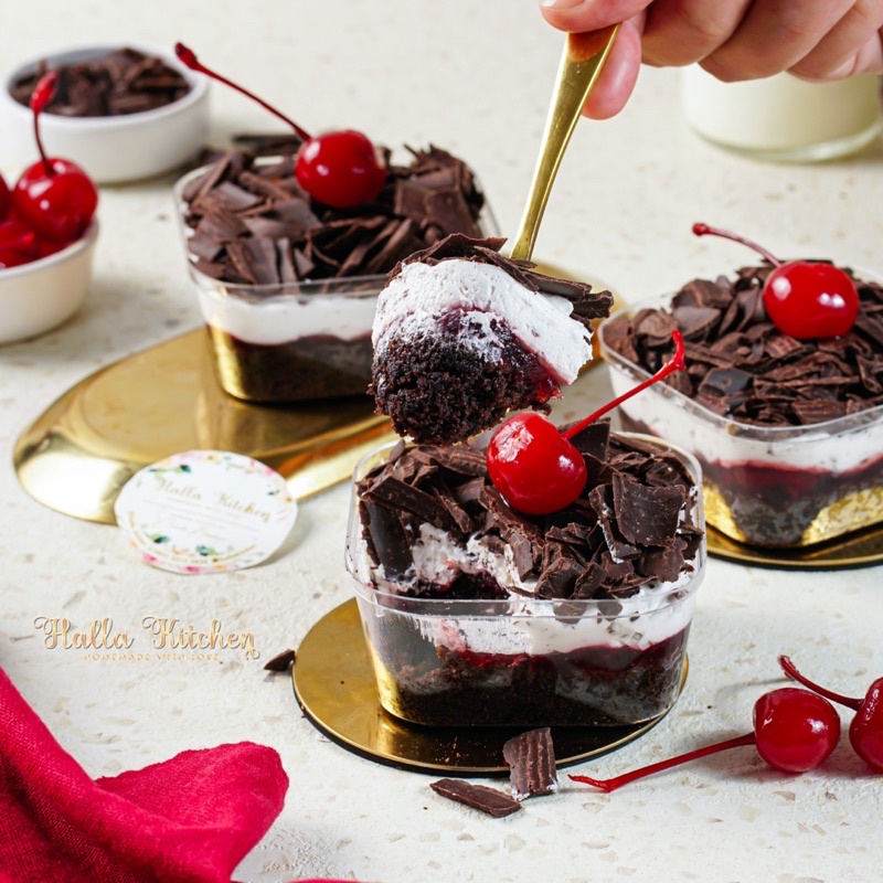 Black Forest Mini Dessert Box