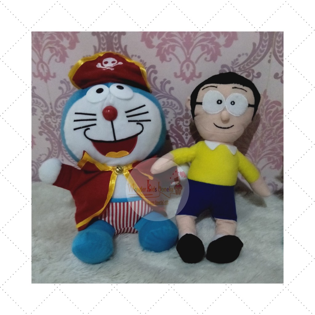 BONEKA DORAEMON & NOBITA BAJAK LAUT