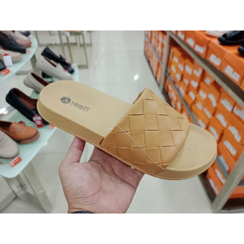 TRISET SANDAL KARET FLAT WANITA SUPER SLIM TF6015603