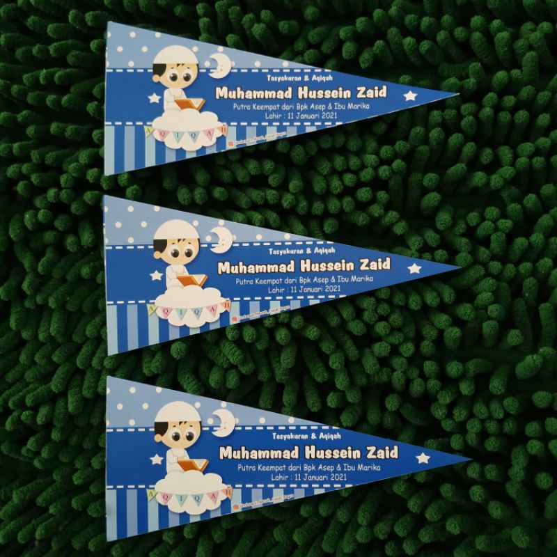 

Kertas bendera aqiqah tema anak laki laki sedang mengaji