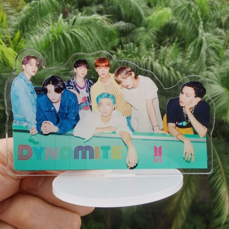 Stand Display Meja Bahan Akrilik Desain Kpop BTS Dynamite Blackpink