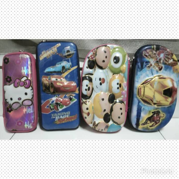 

Kotak Tempat Pensil Motif Timbul Avengers Sofia - Iron Man -Frozen