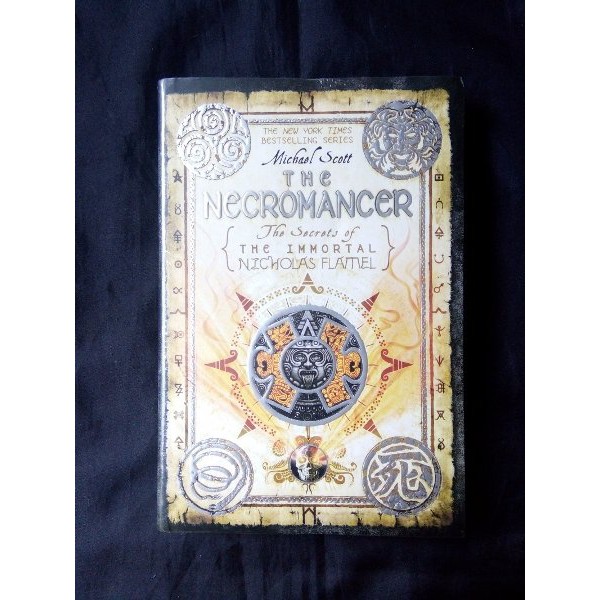 Paket The Necromancer + Warlock - The Secret Immortal of Nicholas Flamel