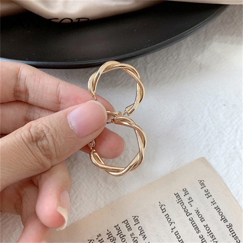 1 Pair Woven Twist Creative Earrings Korean Retro Fashion Earrings Metal Circle Jewelry ANTOP