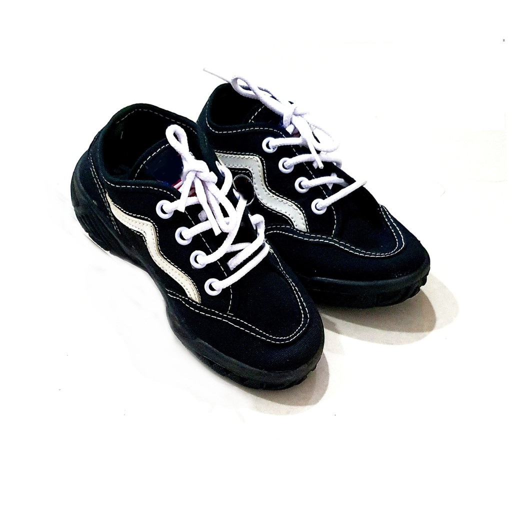 Sepatu Anak size 28-29 Beli 3 tetap 1kg Sepatu DALLAS SCHOOL BLACK