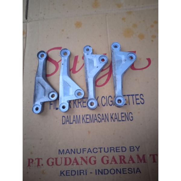 Dudukan mesin cb 150r led