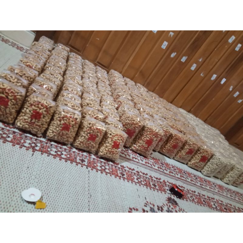 

KACANG METE