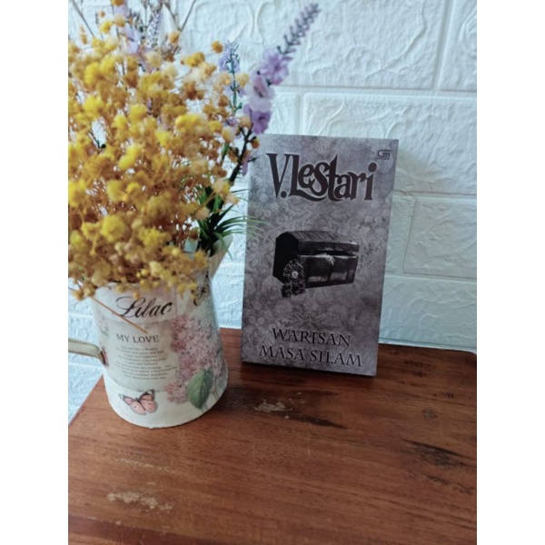 Preloved Novel V. Lestari ' Warisan masa silam"