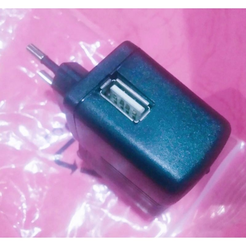 kepala charger adapter 5V - 400mA bisa di pakai ke semua elektronik