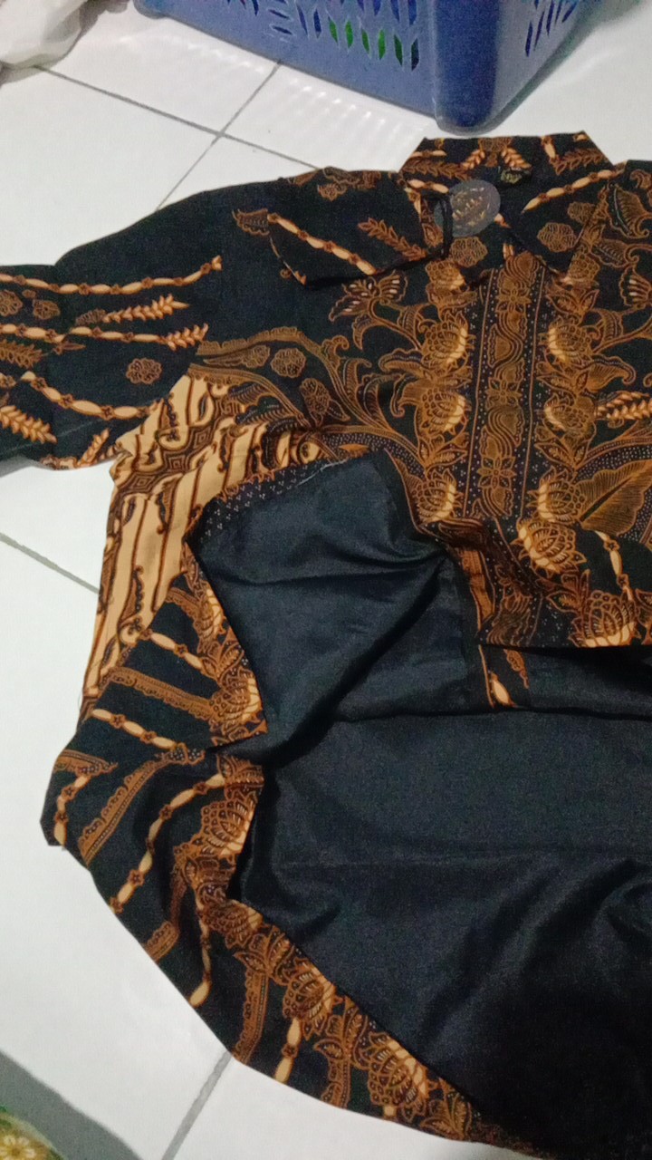 Basukarna Shogan Kemeja Batik Panjang Dewo Batiksoloamanah 140.000