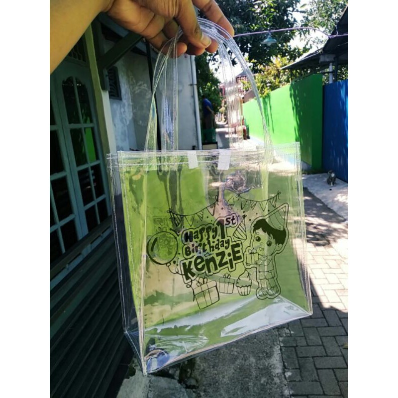 

25x25x10 Sablon satu warna satu sisi! Min order 30 pcs! tas parcel murah! Tas mika polos!