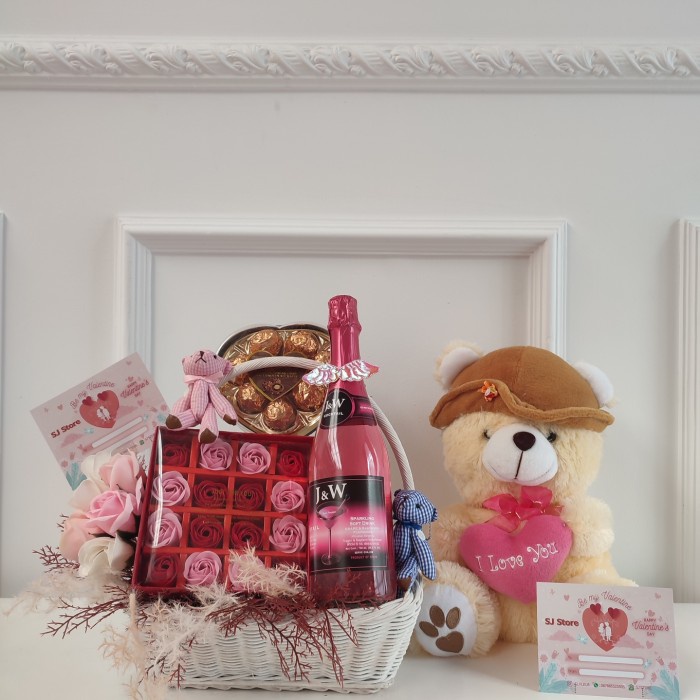 

Paket box hampers bunga valentine anniversary ulang tahun wisuda 53