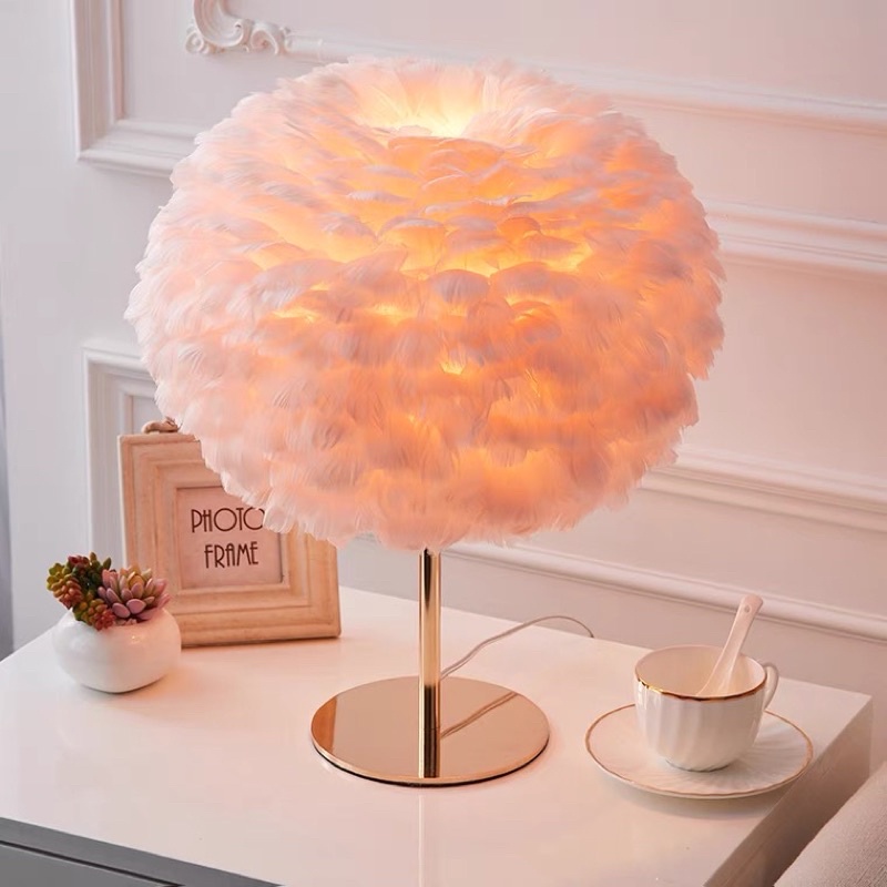 Lampu meja hias ruang tamu bulu angsa pink side lamp kamar tidur feather LED