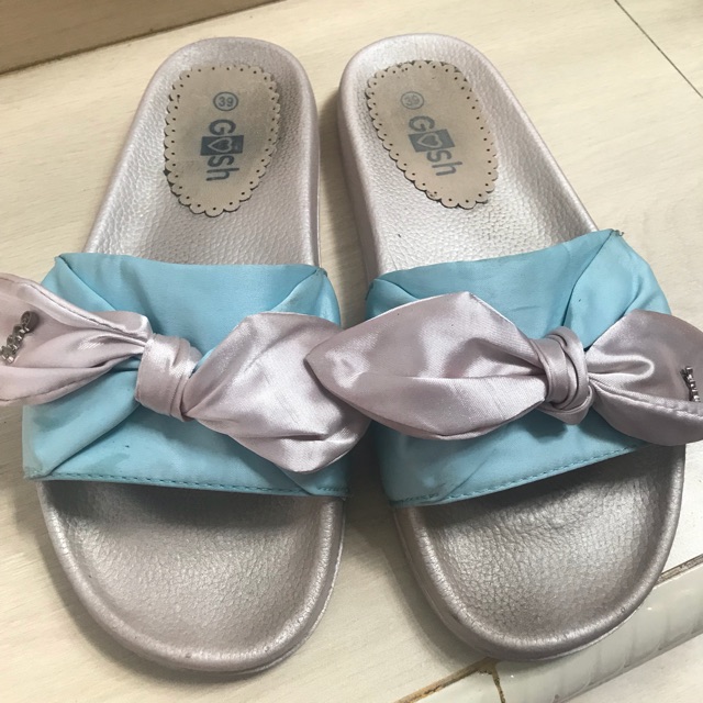 Preloved gosh/ preloved sandal gosh