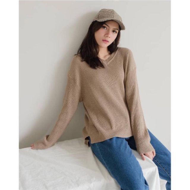 BOXY V-NECK VIONA/sweater rajut halus-Mocca