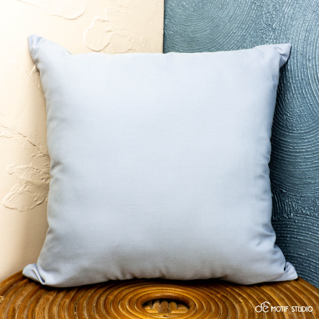 SARUNG BANTAL SOFA KURSI TAMU POLOS BIRU MUDA LIGHT STEEL BLUE KATUN OXFORD 50X50 50 X 50 PLAIN CUSH