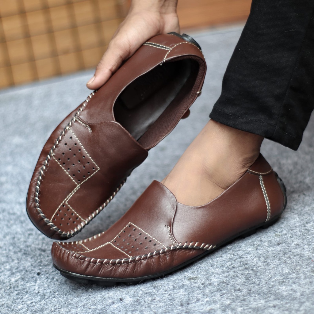 MONRA Sepatu Kasual Slip On Pria Kulit Asli Trendy Kekinian Pantofel Kerja Kantor Murah Anti Slip