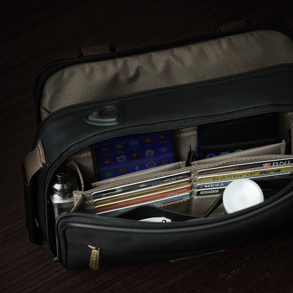 Tas Pinggang Pria Waterproof Waistbag Multifungsi Original - Eclipse Men Mokamula