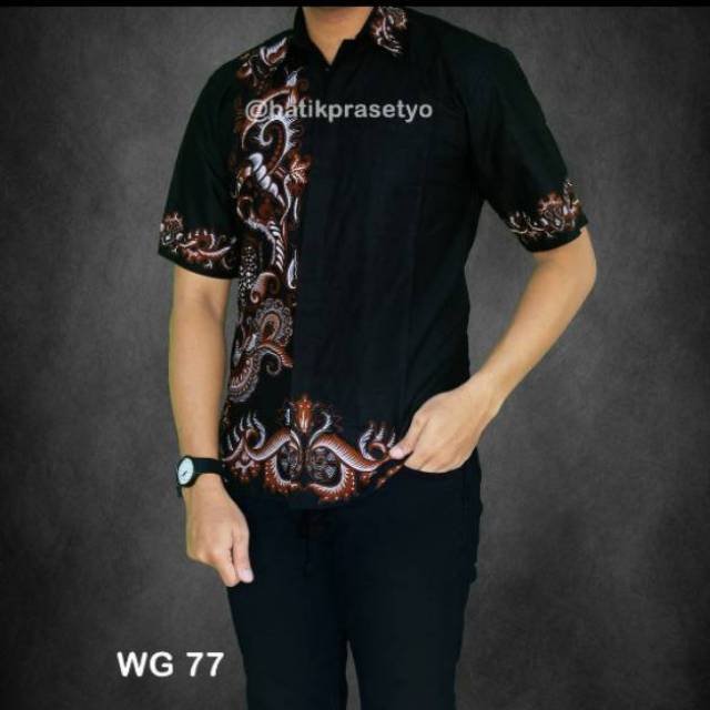  Warna  Baju Batik  Cowok Yang  Cocok  Untuk  Kulit  Hitam  