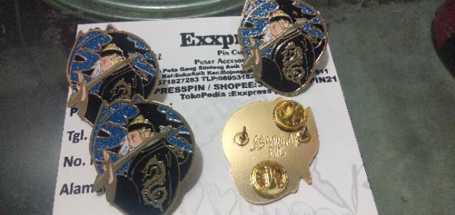 Enamel pin hard custom