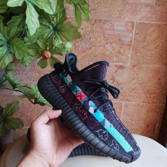 Adidas Yeezy Boost 350 V2 x Kaws 2019
