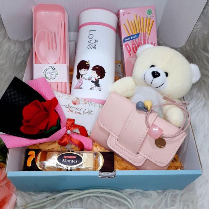 

LANGSUNG CHECKOUT 8831 c2) Hampers Cewek Gift Box Boneka Beruang Teddy Bear Bingkisan Kado Ulang Tahun Pacar Ultah Anak Hadiah Wisuda Anniversary Graduation Kado Bestie ㄼ