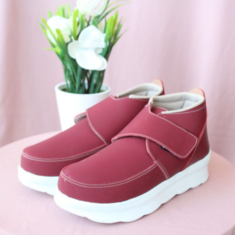 sepatu wanita one love