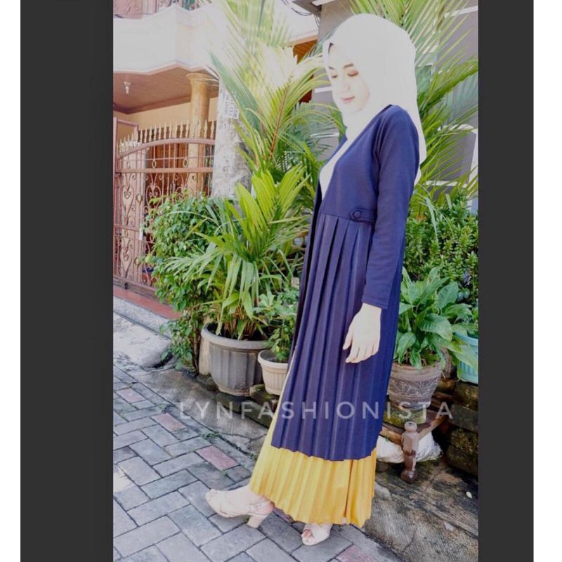 LYNFASHIONISTA-OUTER NABILA SELEBGRAM MODEL PLISKET TEBAL/SASKIA