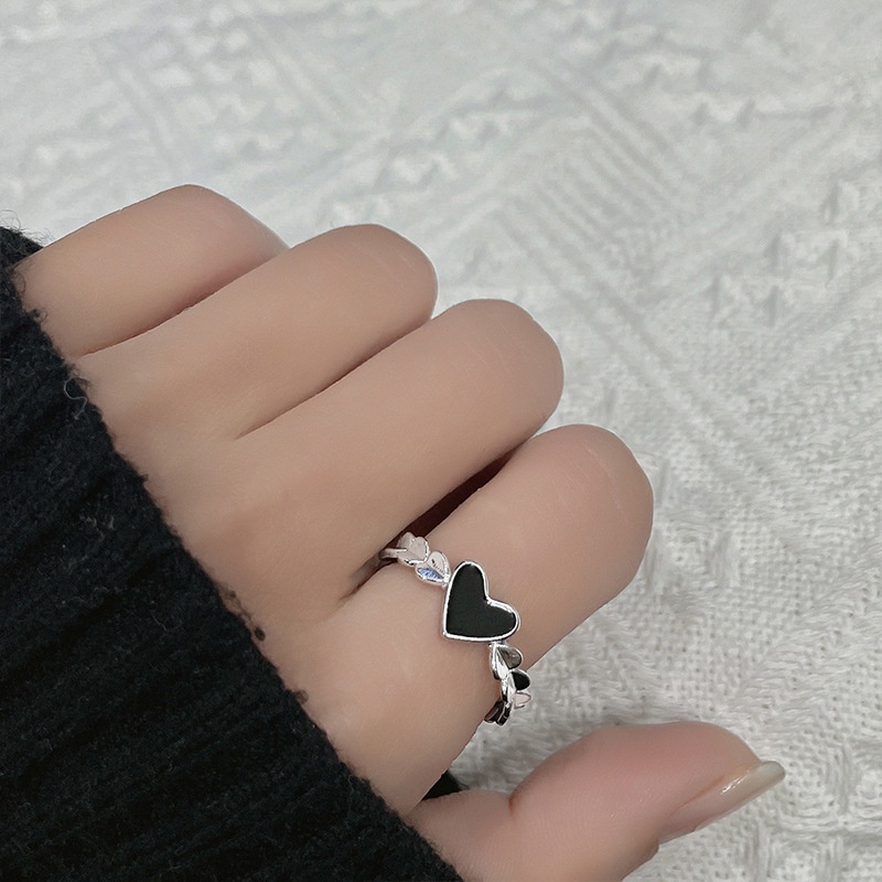 Cincin Bentuk Hati Warna Hitam Gaya Retro Korea