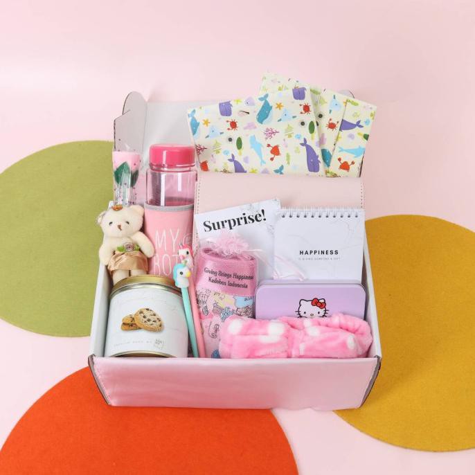 

Kado Hadiah Unik Wanita - Parsel Custom Hampers Gift Fashionista Terlaris