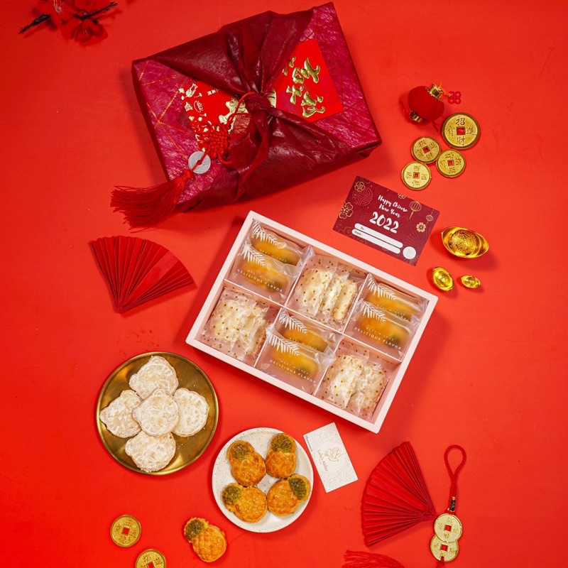 

Hampers Imlek Mix: Bucket Hat Edisi Imlek dan Macan Salju + Nastar
