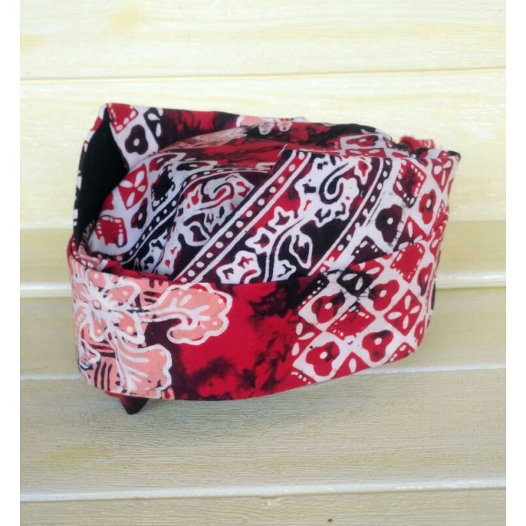 udeng instan khas Banyuwangi. udeng merah