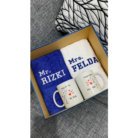 Hampers Box Handuk Bordir Medium dan Mug