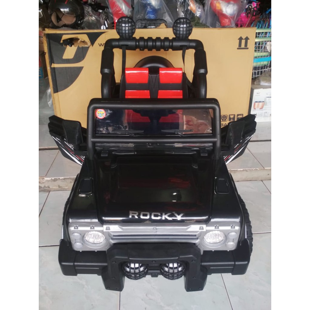 MOBIL AKI JEEP ROCKY