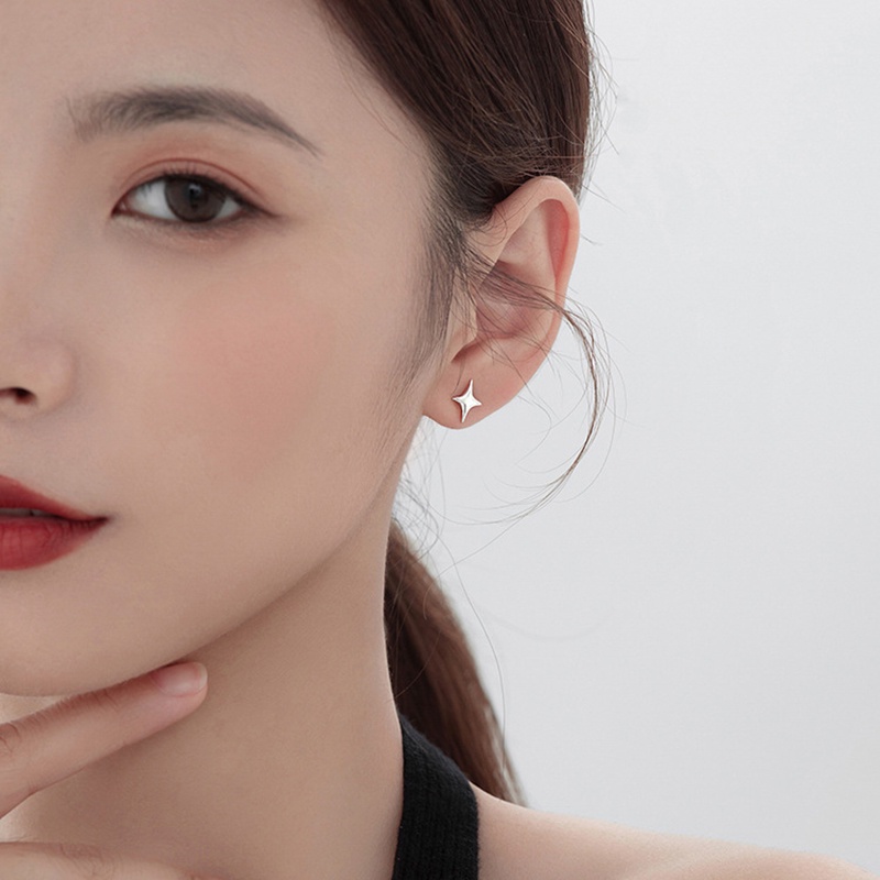 Anting Tusuk Motif Bintang Simple Warna Silver Untuk Wanita