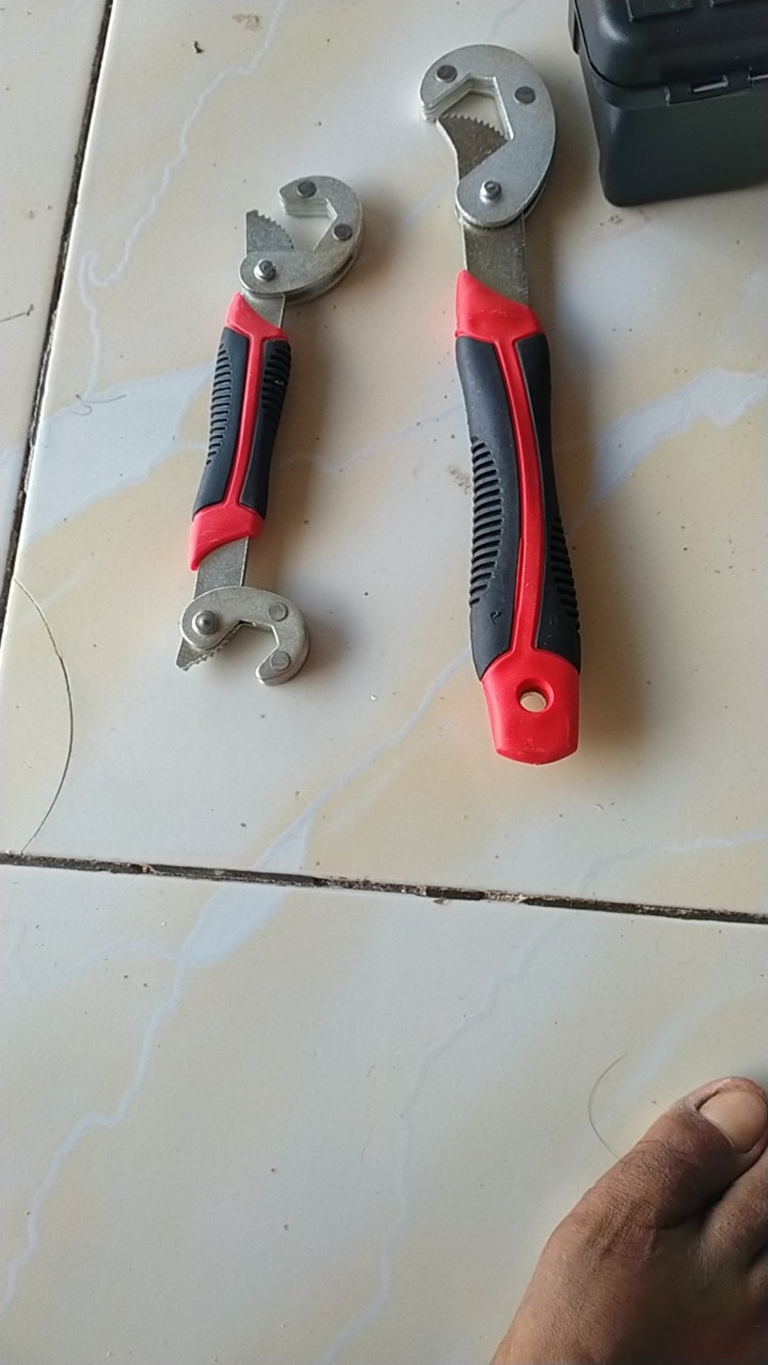 Kunci Pas Inggris Serbaguna Snap N Grip Universal Wrench