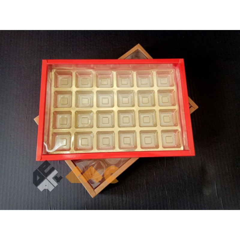 

Box nastar /assorted cookies merah gold (per 6pcs)