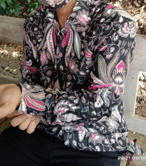 Batik Solo Pria Lengan Panjang Batik Premium Modern Batik Pria Slim Fit Batik Abs011