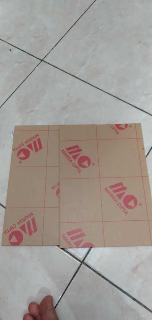 Akrilik Lembaran 4mm Uk. A4 / Akrilik Bening / Marga Cipta / Acrylic