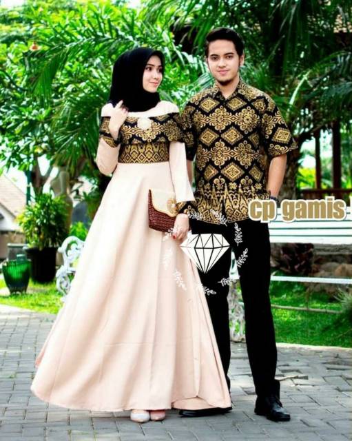 CP YASMIN BATIK COUPLE MUSLIM BATIK PRADA MOSCREPE PASANGAN KEMEJA DAN GAMIS MAXY KR ADA VIDEO REAL PICT