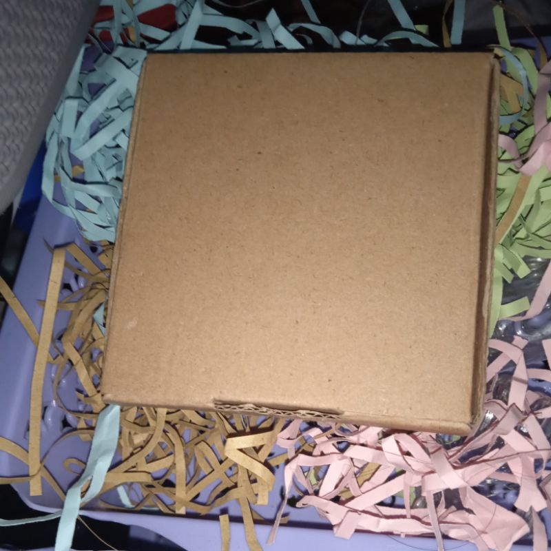 

tambahan dus packing kertas cacah