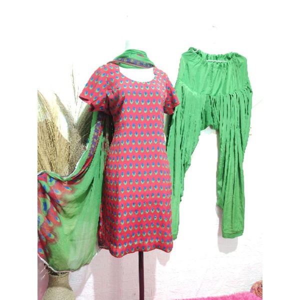 BAJU INDIA/ SET KURTI/ MOTIF BULU MERAK