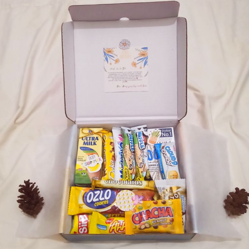 

GIFTBOX SNACK MURAH/KADO WISUDA/HAMPERS SNACK
