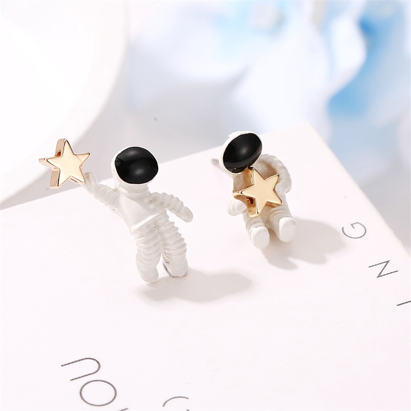 Anting-anting korea Astronot ruang lucu memilih anting bintang Pentagram / Asimetri