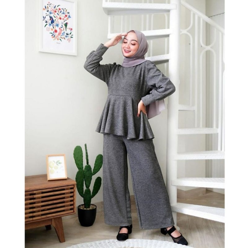 Tari set stelan baju dan celana outfit muslik